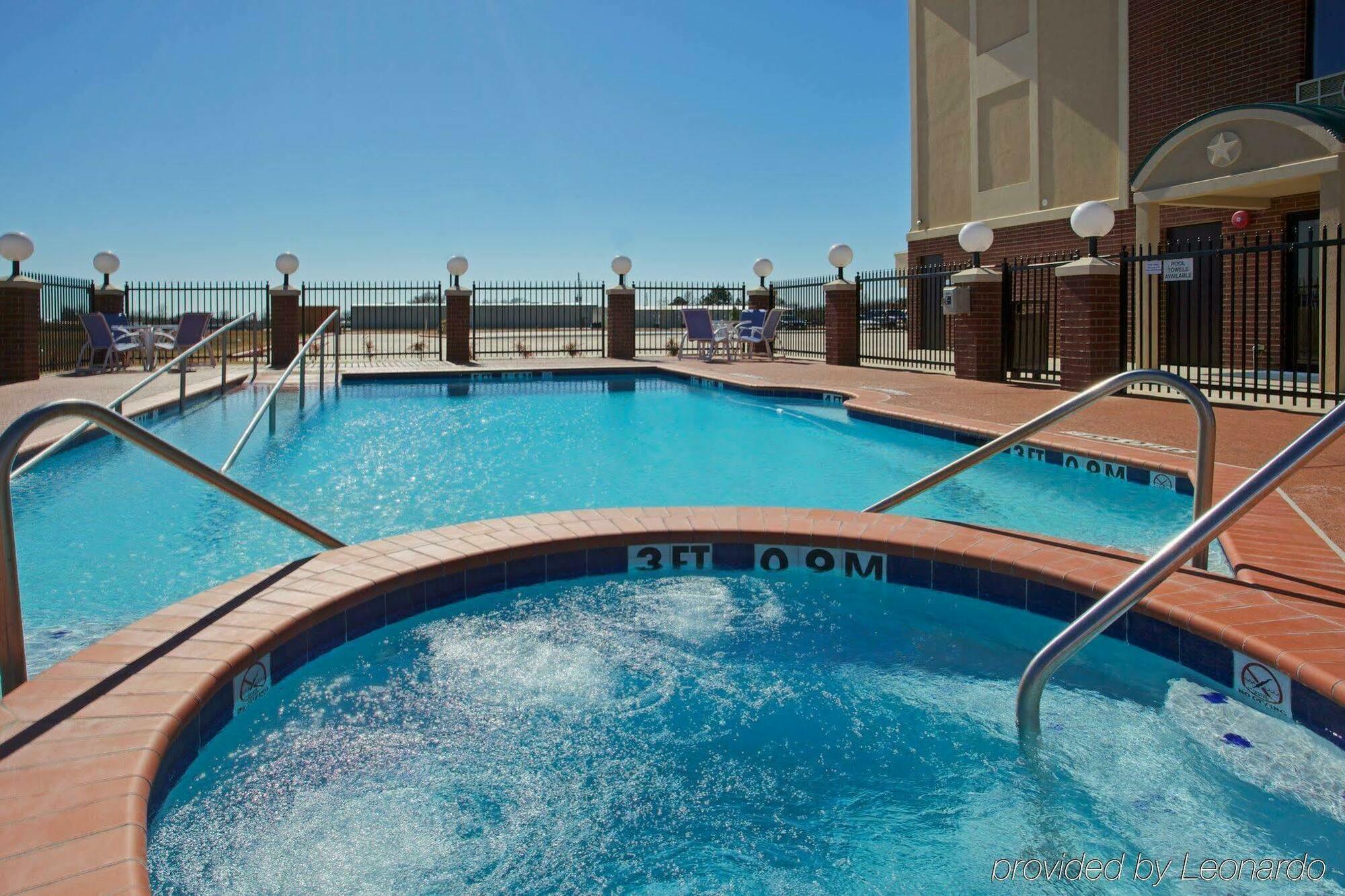 Holiday Inn Express Hotel & Suites Waller By Ihg Exteriér fotografie